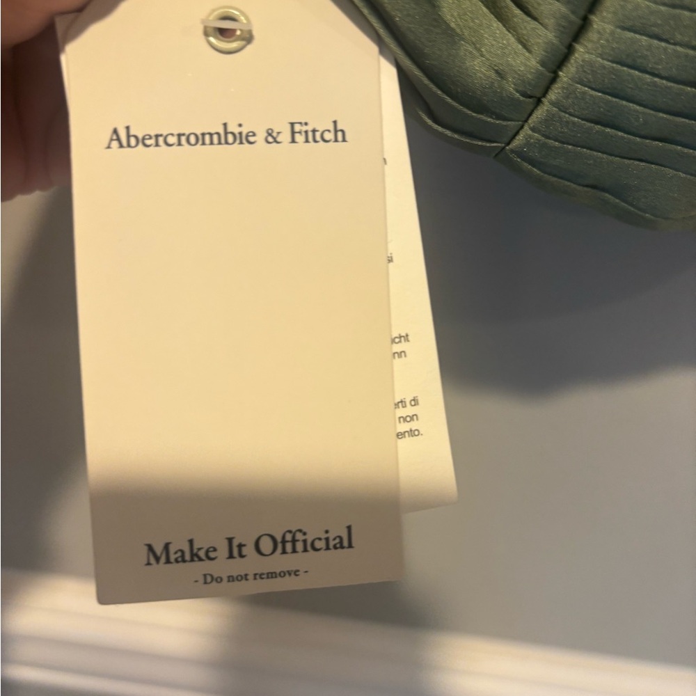 Women's Satin Sage Green Pleated Crop Top Abercrombie & Fitch - Size Medium NWT - Picture 5 of 9
